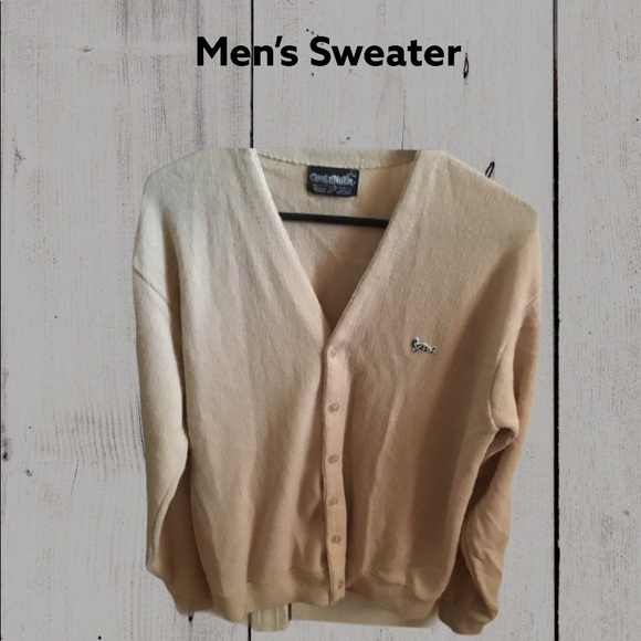 Challenger Other - Men’s Tan sweater ❤️